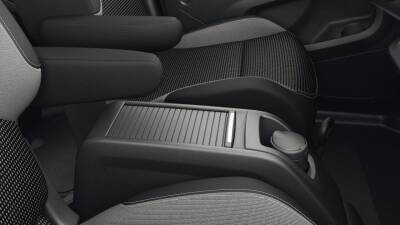 Berlingo Partner Orta Konsol Kolçak - YERLI