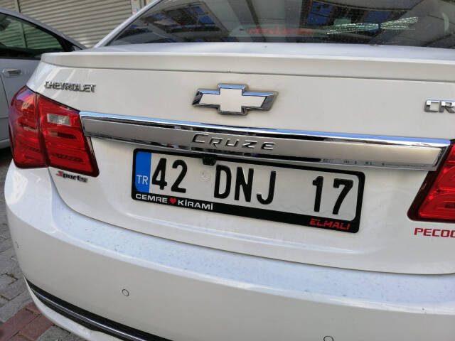 Chevrolet Cruze Bagaj Plaka Üstü Krom Cruze Yazılı - 2