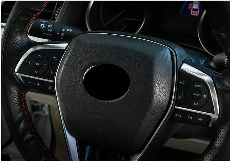 Corolla 2019 < Direksiyon Tuş Kenarı Kaplama Krom - 1