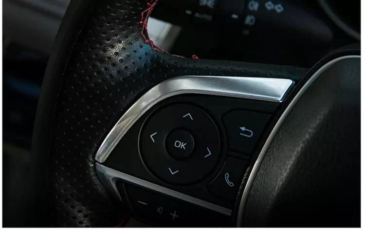 Corolla 2019 < Direksiyon Tuş Kenarı Kaplama Krom - 3