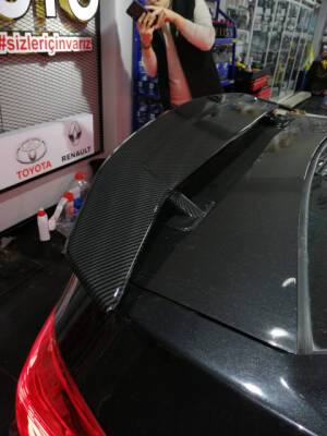 Sedan Araçlar İçin Üniversal 7D Karbon Spoiler - 1